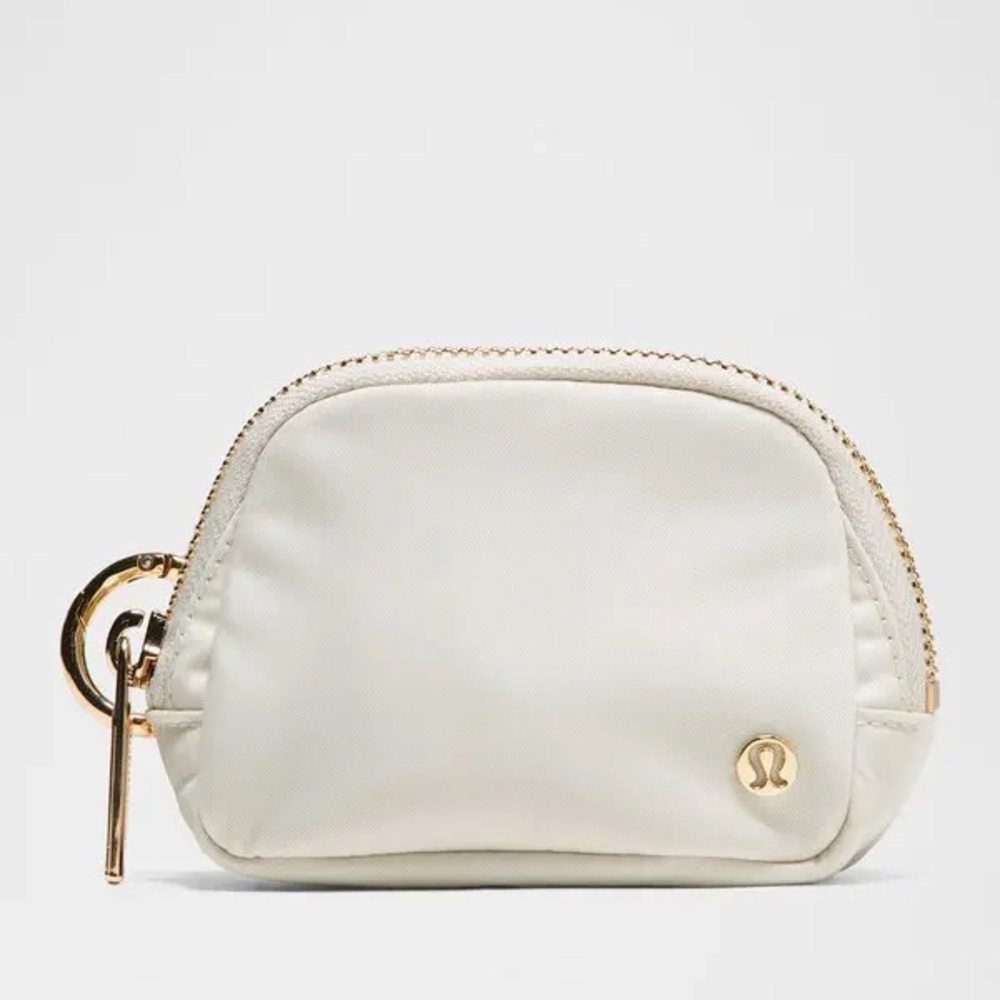 NWT lululemon everywhere belt bag nano, bone/gold